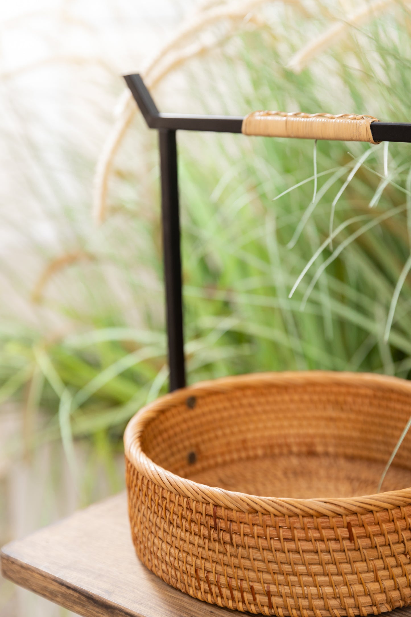 Round Shaped Rattan Basket with Handle.